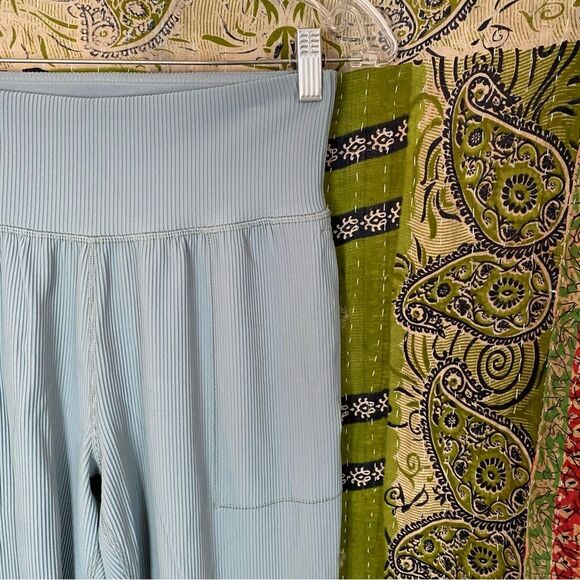 Athleta Sage Green Salutation Rib Jogger Size Small - Picture 6 of 16